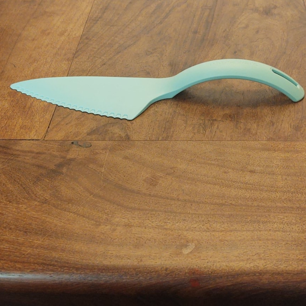 💜5/$20💜 TUPPERWARE: Pie Cutter/Server Teal